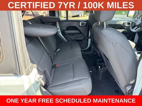 Used 2023 Jeep Wrangler Unlimited Sahara AWD/4WD image 11