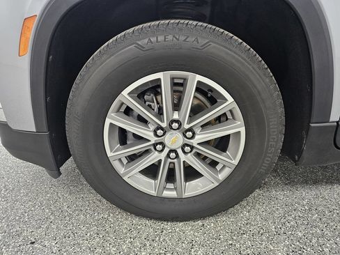 Used 2024 Chevrolet Traverse LT w/ LPO, Floor Liner Package AWD/4WD image 9