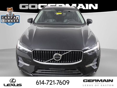 Used 2022 Volvo XC60 B5 Momentum AWD/4WD image 2