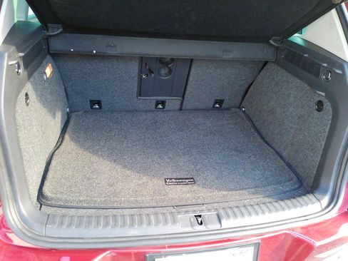 Used 2013 Volkswagen Tiguan SEL FWD image 38