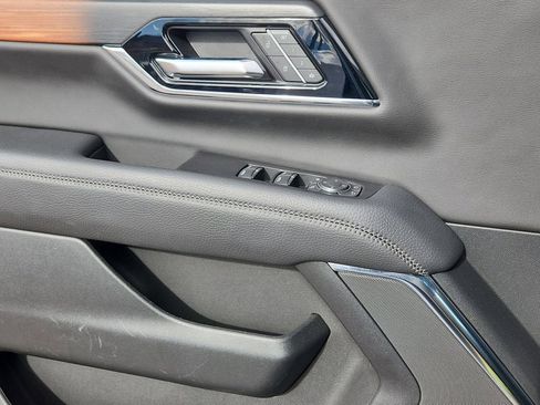 Used 2025 GMC Yukon Denali image 21