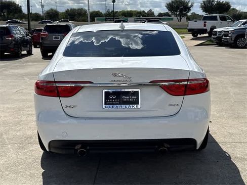 Used 2018 Jaguar XF 25t image 4