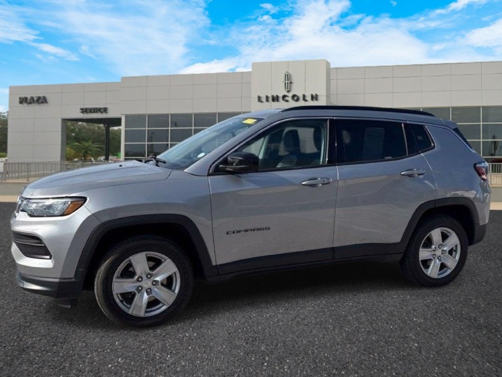 Used 2022 Jeep Compass Latitude w/ Convenience Group AWD/4WD image 11