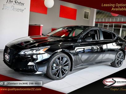 Used 2022 Nissan Altima 2.5 SR w/ Midnight Edition Package