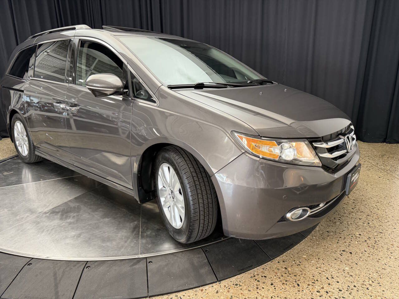 Used 2014 Honda Odyssey Touring image 9