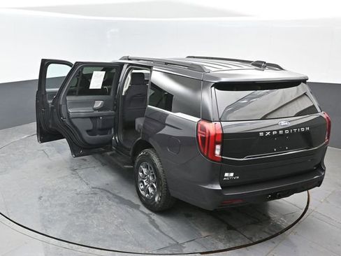 Certified 2025 Ford Expedition Active AWD/4WD image 24