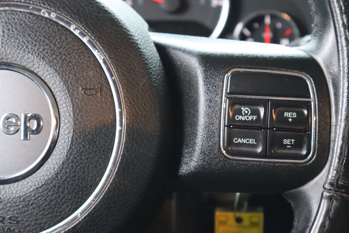 Used 2017 Jeep Wrangler Sport AWD/4WD image 14