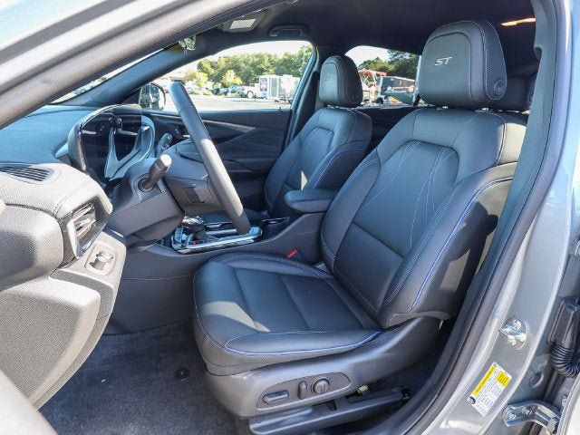 Used 2025 Buick Envista Sport Touring w/ Convenience I Package FWD image 15