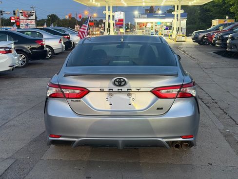 Used 2020 Toyota Camry SE FWD image 6