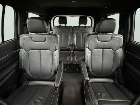 Used 2021 Jeep Grand Cherokee L Overland w/ Luxury Tech Group IV image 27