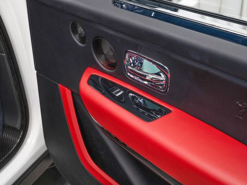 Used 2023 Rolls-Royce Cullinan Black Badge w/ Dark Exterior Package image 42