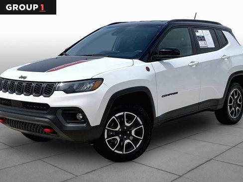 Used 2024 Jeep Compass Trailhawk AWD/4WD image 1