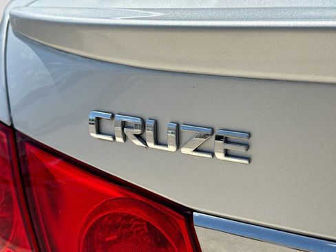 Used 2015 Chevrolet Cruze LT w/ Sun And Sound Package FWD image 12