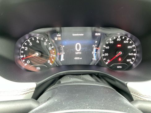 Used 2023 Jeep Compass Limited image 16