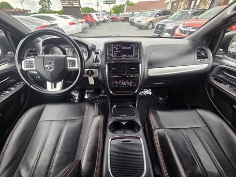 Used 2019 Dodge Grand Caravan GT image 21