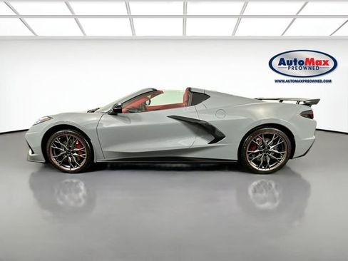 Used 2025 Chevrolet Corvette Stingray Premium Cpe w/ Z51 Performance Package RWD image 9