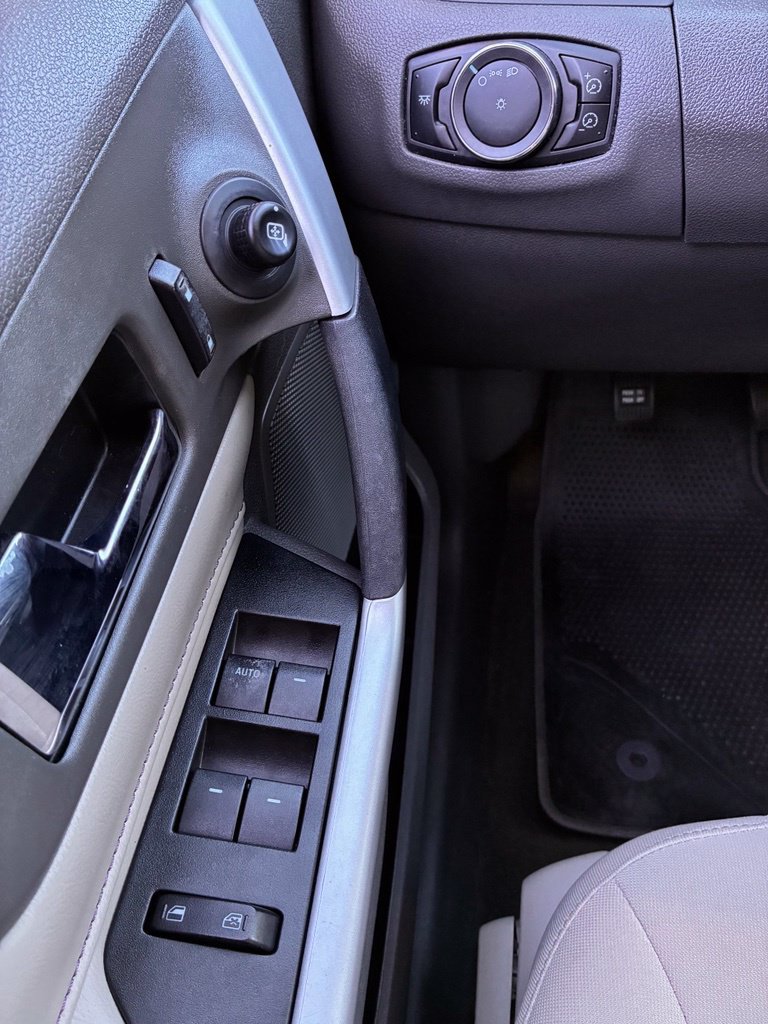 Used 2013 Ford Edge SE FWD image 28