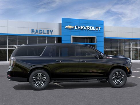 New 2026 Chevrolet Suburban Z71 image 5