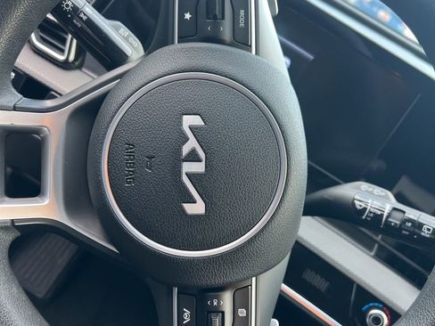 Used 2023 Kia Sportage LX image 20