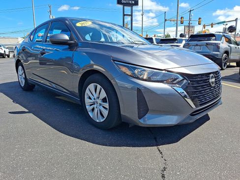 Used 2025 Nissan Sentra S FWD image 7