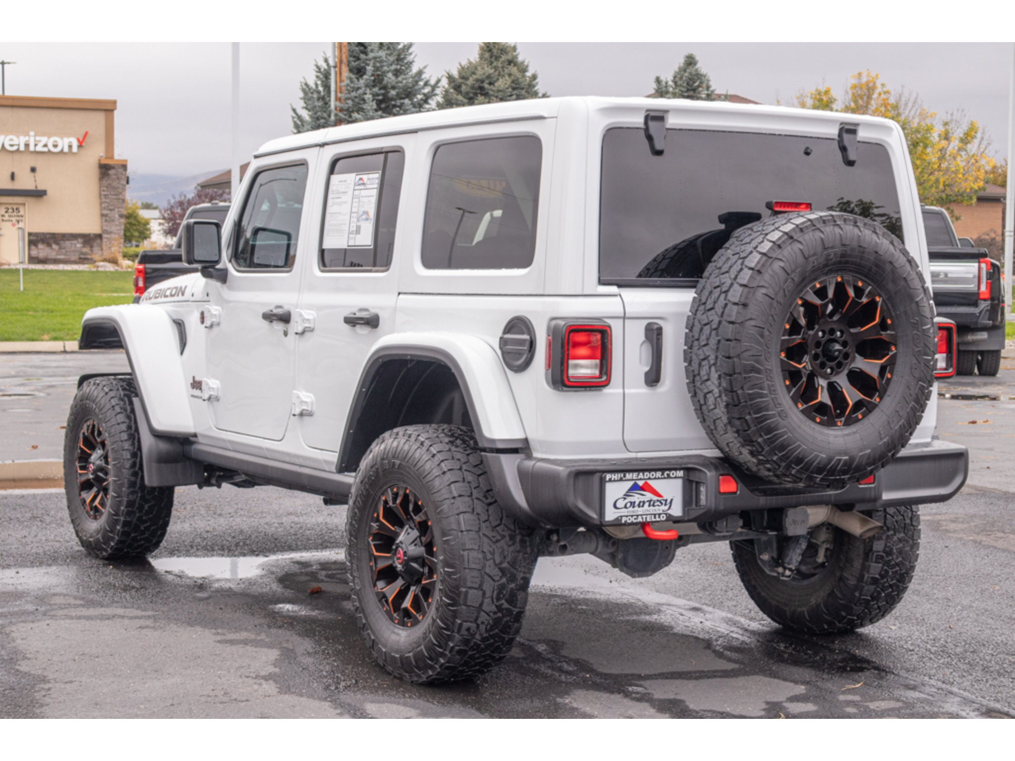 Used 2023 Jeep Wrangler Unlimited Rubicon AWD/4WD image 5