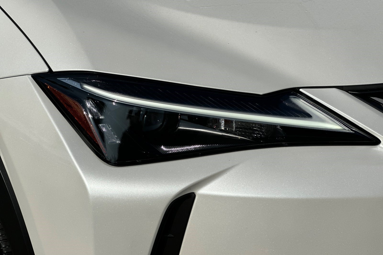 Certified 2025 Lexus UX 300h FWD w/ Accessory Package (Z2) image 13