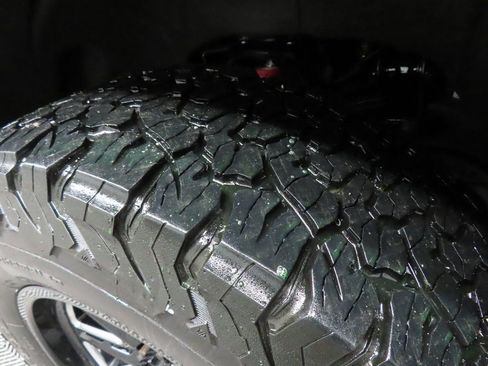 Used 2024 GMC Sierra 3500 Denali w/ Denali Reserve Package image 7