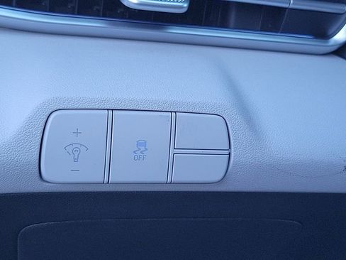 New 2026 Hyundai Elantra Limited image 28