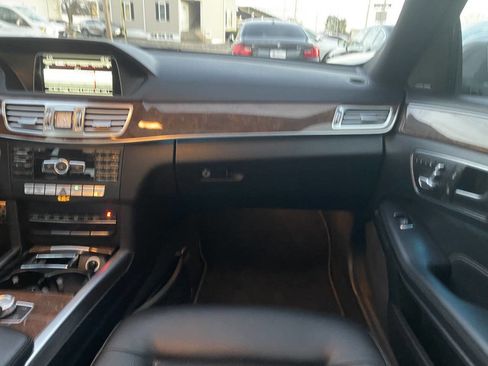 Used 2015 Mercedes-Benz E 350 4MATIC Sedan image 27