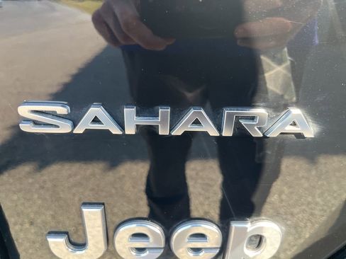 Used 2018 Jeep Wrangler Unlimited Sahara image 51