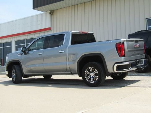 Used 2025 GMC Sierra 1500 SLT AWD/4WD image 10