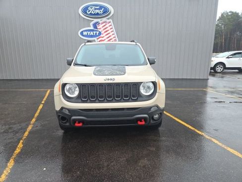 Used 2017 Jeep Renegade Trailhawk image 2