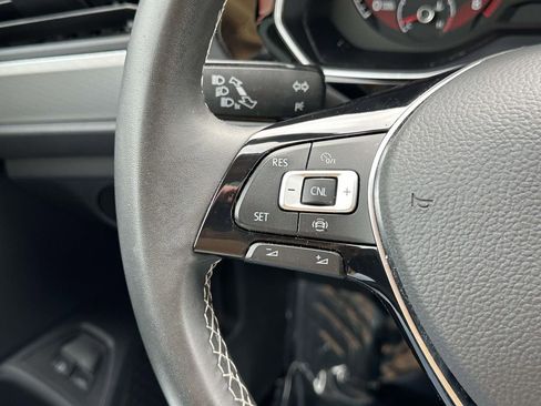 Certified 2021 Volkswagen Jetta SE w/ SE Cold Weather Package image 24