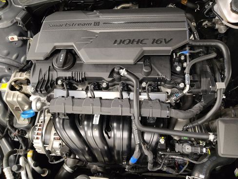 Used 2025 Hyundai Elantra SEL FWD image 30