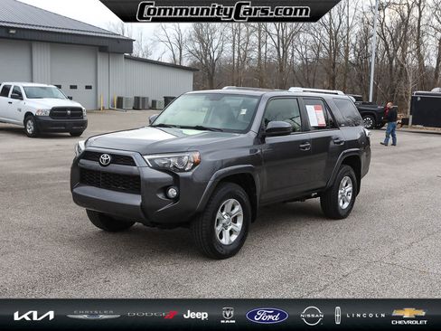 Used 2018 Toyota 4Runner SR5 image 2