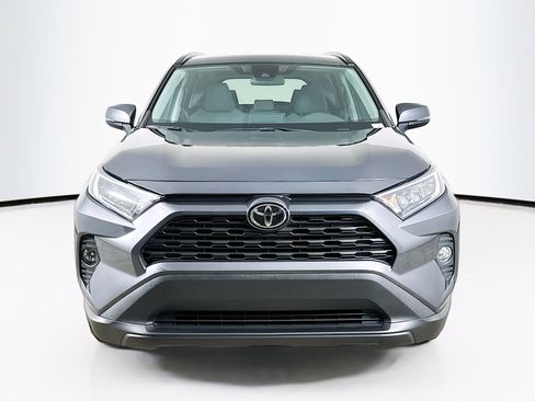 Used 2020 Toyota RAV4 XLE image 2