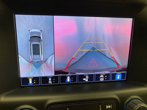 Used 2024 GMC Terrain Denali w/ Denali Premium Package image 19