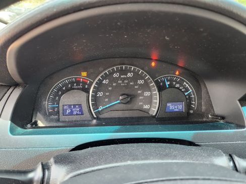 Used 2015 Toyota Camry LE FWD image 9