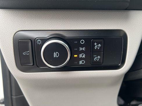 Used 2023 Ford Escape Platinum image 13