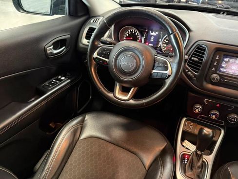 Used 2018 Jeep Compass Latitude FWD image 10