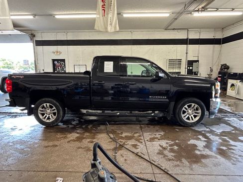 Used 2017 Chevrolet Silverado 1500 LT w/ All Star Edition AWD/4WD image 8