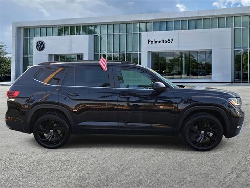 Certified 2022 Volkswagen Atlas SE image 4