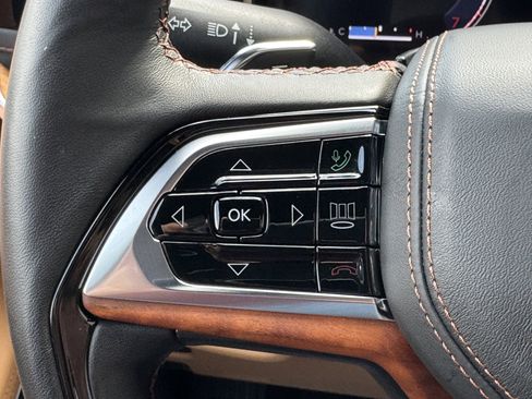 Used 2023 Jeep Grand Cherokee L Summit image 12