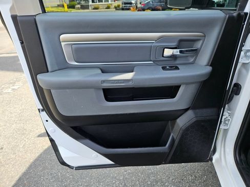Used 2018 RAM 1500 Classic SLT AWD/4WD image 14