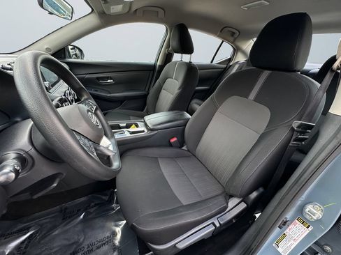 Used 2024 Nissan Sentra SV FWD image 9