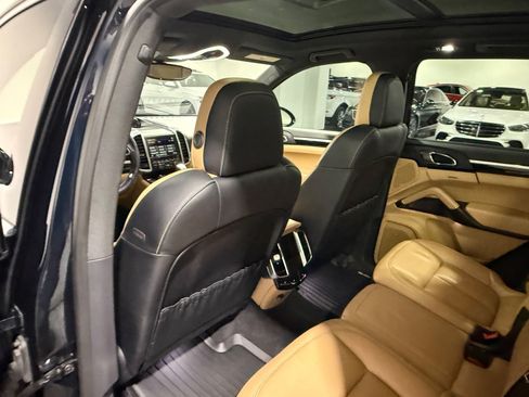 Used 2016 Porsche Cayenne S AWD/4WD image 41