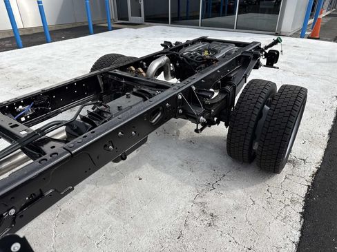 New 2026 Ford F550 4x4 Crew Cab image 12