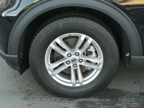 Used 2022 Ford Explorer XLT image 11