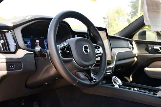 Used 2026 Volvo XC60 B5 Plus AWD/4WD image 10