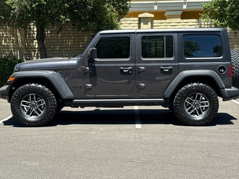 Used 2025 Jeep Wrangler Unlimited Sport AWD/4WD image 8
